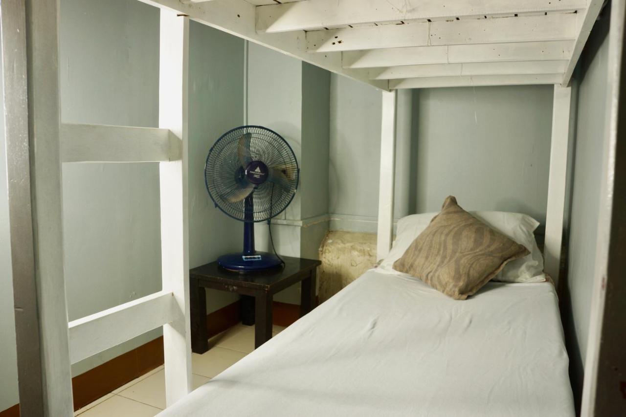 E Transient Hostel Paranaque City Exterior photo